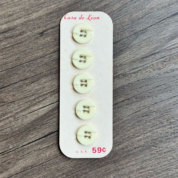 NEW ON CARD Vintage 1950s Casa de Leon Ivory 4 Hole Sewing Button Set 5 Pack - Picture 1 of 4